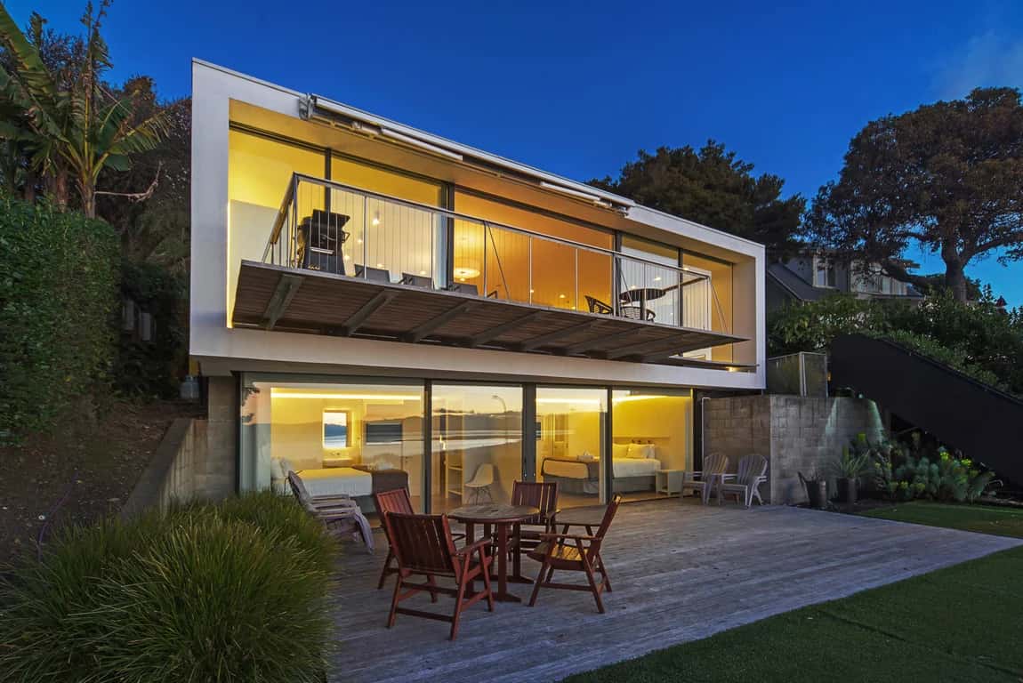 Beachfront Retreat photo 3
