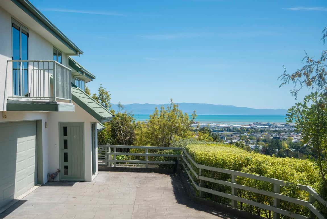 Hilltop Getaway photo 2