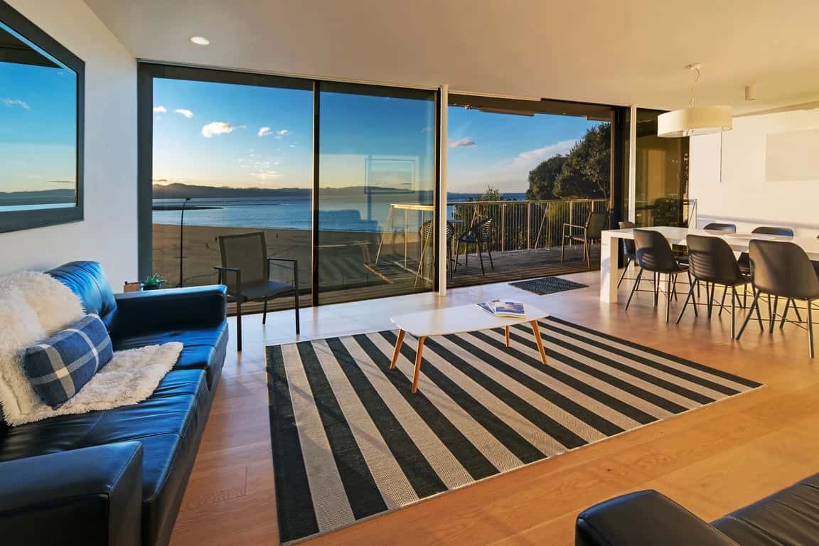 Beachfront Retreat photo 2