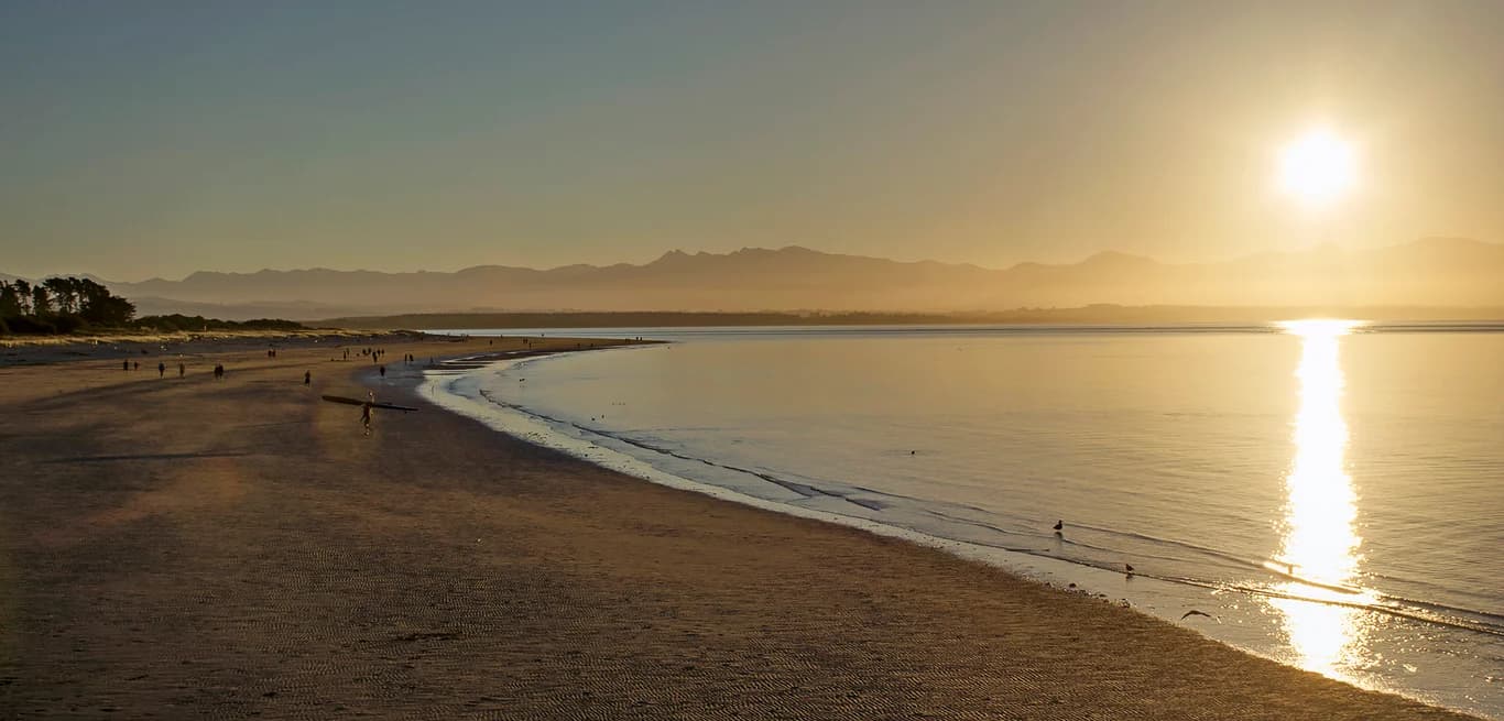 Tāhunanui Beach