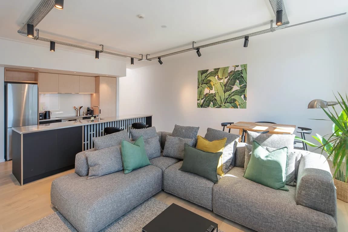 Inner City Apartment 2 with Car Park + Rooftop Balcony
