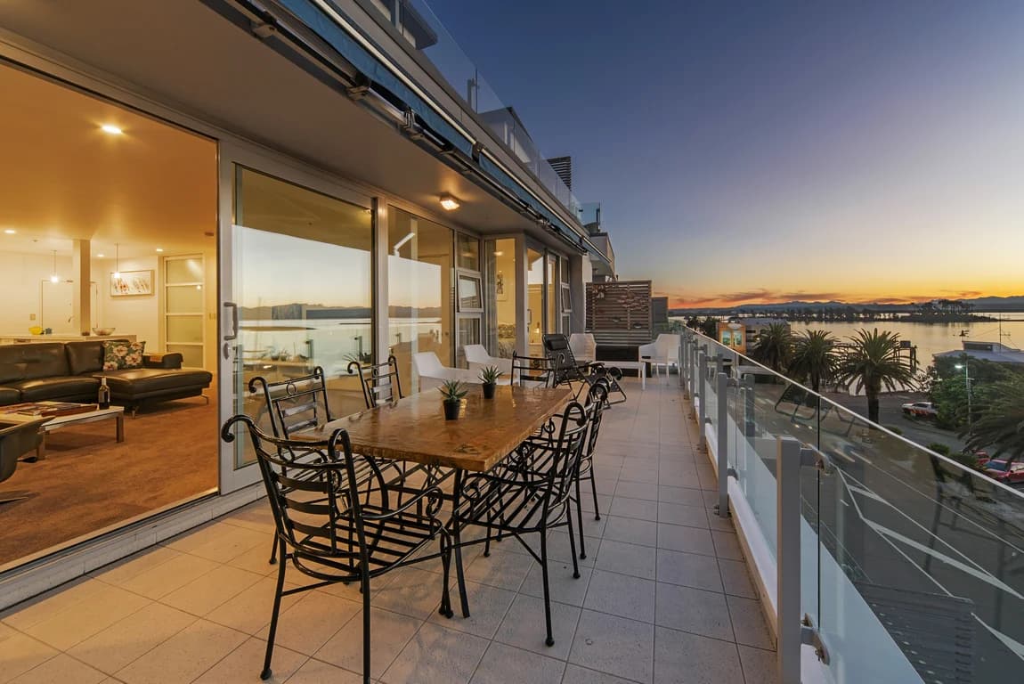 Oceanfront Apartment at Latitude 41